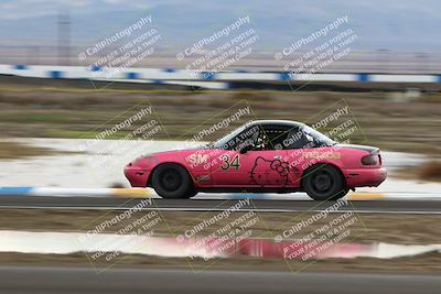 media/Nov-16-2025-CalClub SCCA (Sun) [[2975c16dfc]]/Group 4/Turn 1/